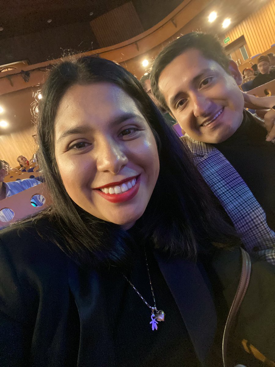 LeidyLizzz's tweet photo. My date! ♥️

Buen plan ir al teatro juntos 🎭 https://t.co/VvNPsD0gOn