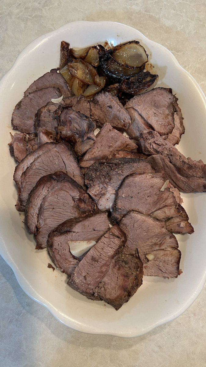 starlit's tweet photo. #coffeebreakcooking spent my sunday cooking yummy greek food- or food, as we call it, lol! roast lamb with garlic, onion, &amp; fresh rosemary from our garden, &amp; sautéed green beans with tomato, onion, &amp; garlic #yum #sbrs2008 #stuffhegrows #opa https://t.co/KkS96esybw