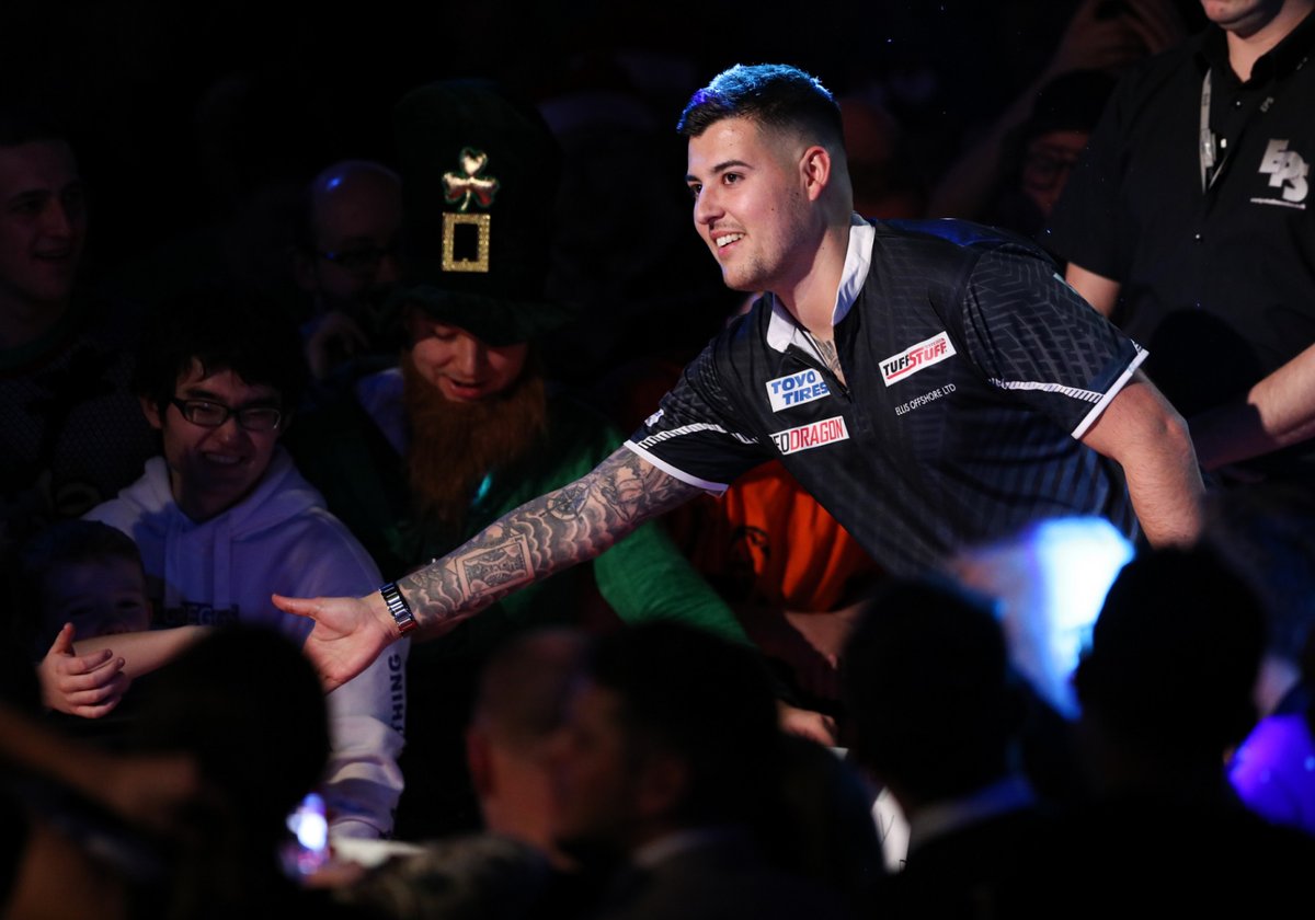 NINE-DARTER! 🔥 We have our first nine-darter of the day here in Leicester, as Ryan Meikle produces perfection in his opening round tie against Geert Nentjes! 📺 bit.ly/PDCTVLive 👉 bit.ly/24PC3 #PC3