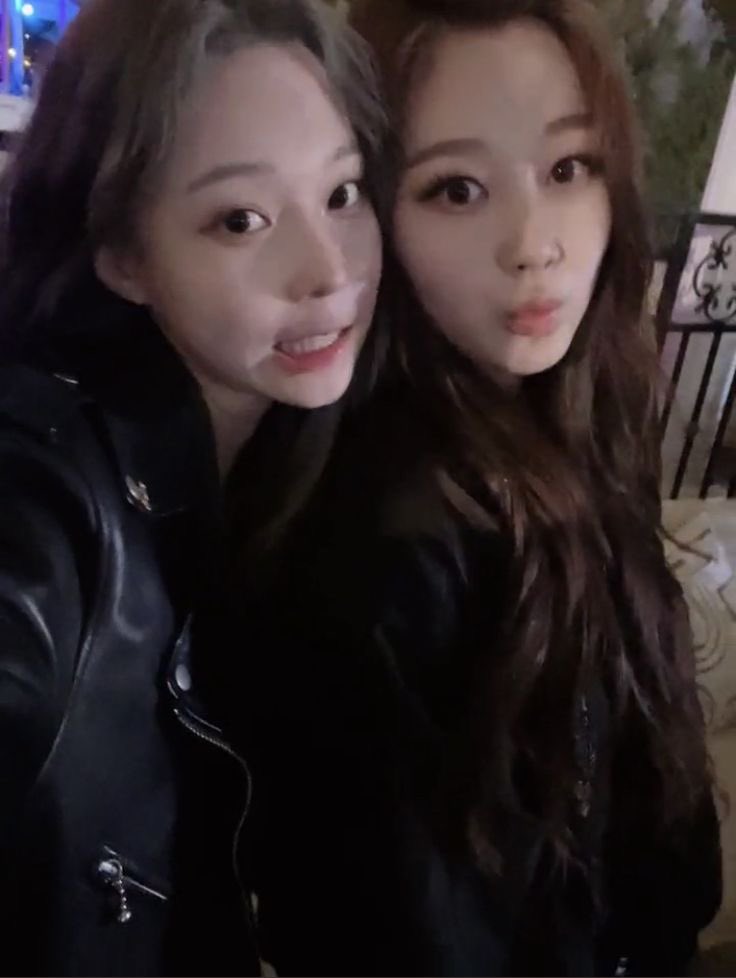 windscg's tweet image. Night out w/my fav girl🖤@aerichdn