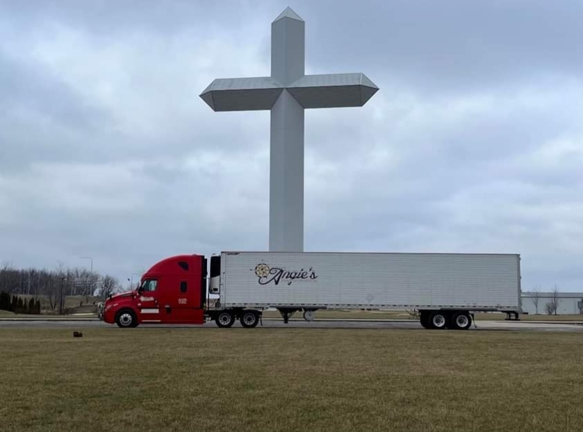 McLeodSoftware's tweet photo. Happy #MPowered anniversary to Angie's Transportation! Founded in 2012 by Angie Twardawa, this company has shown outstanding resilience and achieved remarkable growth. Here's to many more years of success and accomplishments! https://t.co/tAMbBiaEKb