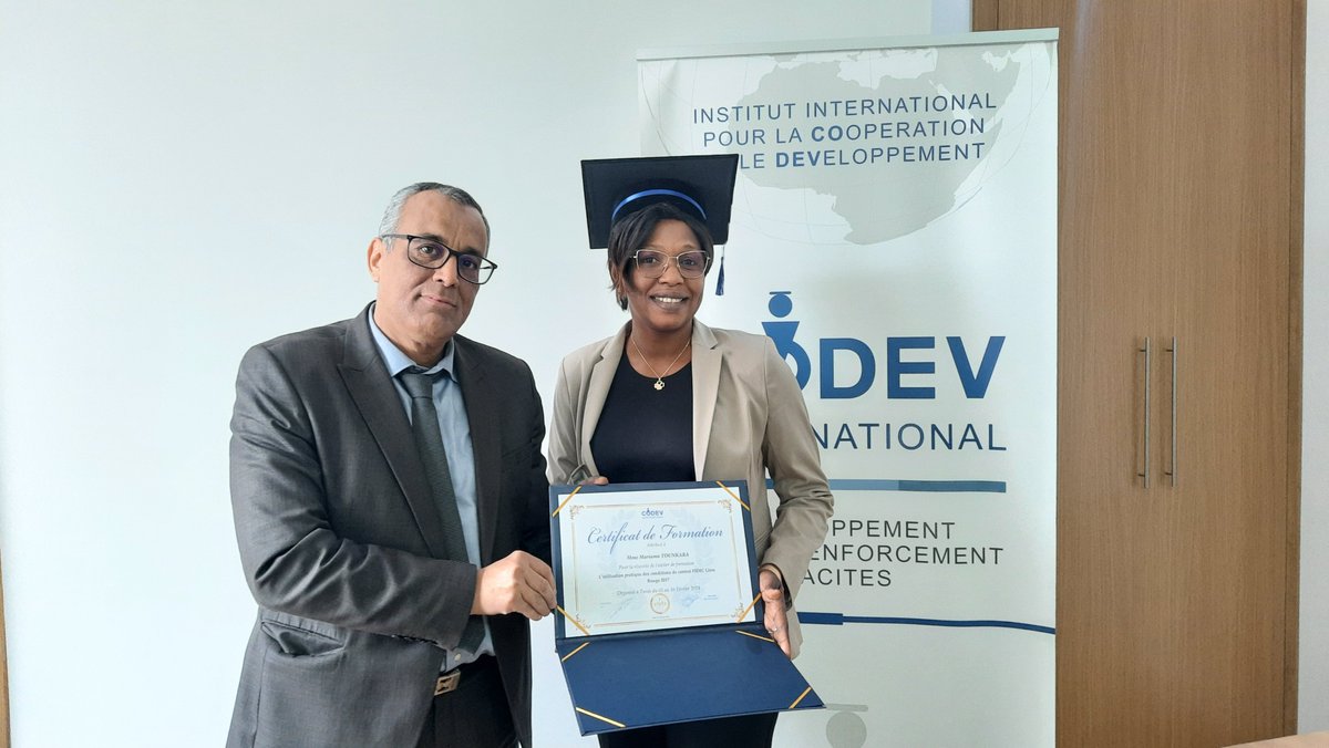 CodevIntl's tweet image. Félicitations à notre chère participante pour avoir obtenu son certificat de formation sur l&apos;utilisation pratique des conditions de contrat FIDIC Livre Rouge 2017. codevformation.com
#FIDIC #LivreRouge2017 #CodevInternational #DéveloppementProfessionnel #GestionDeContrats