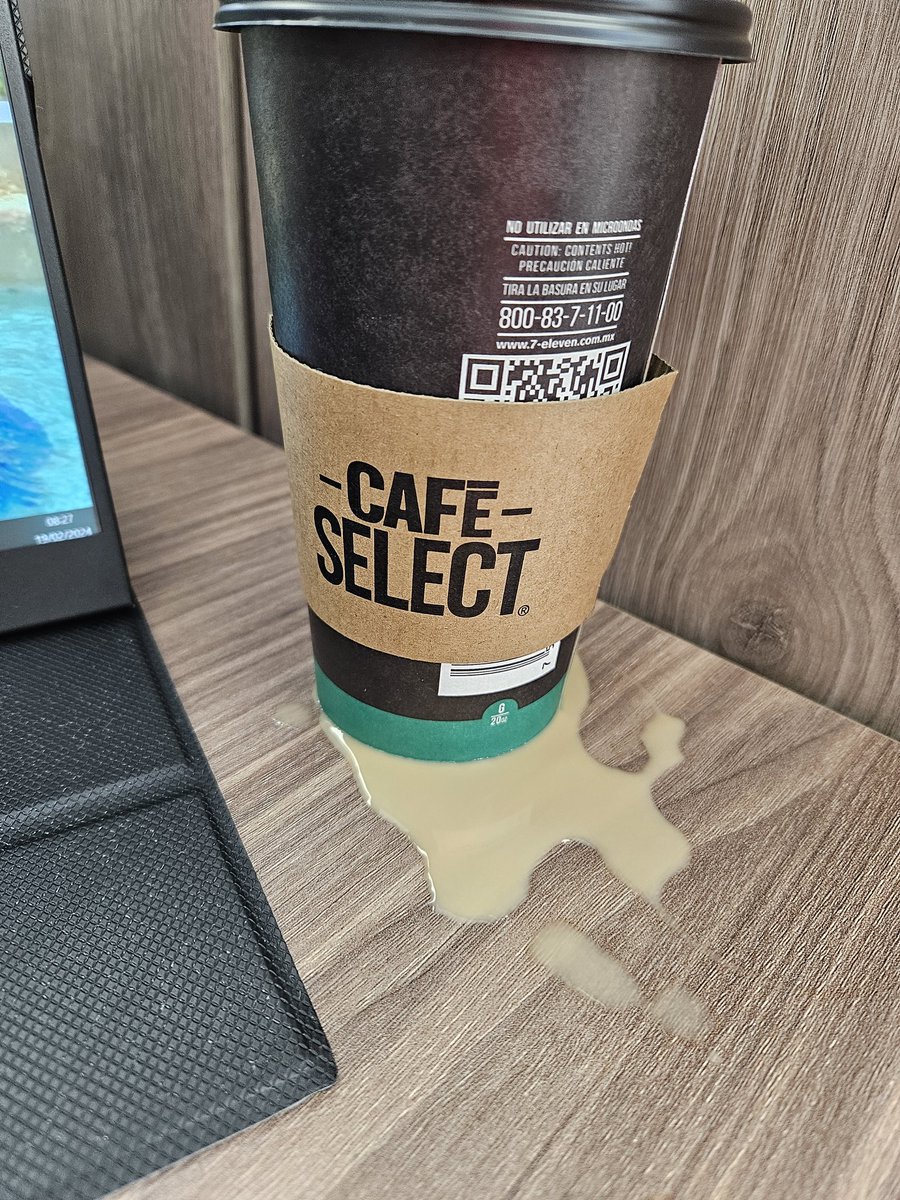 JAPAMX77's tweet photo. @7ElevenMexico Otra vez!, ya pónganse a trabajar en esto por favor!!!

La vez pasada tuve que tirar el café y hoy seguramente lo mismo ni modo que me lo tomé de un sorbo.

Pésima experiencia. https://t.co/5hiB8aC9Ac