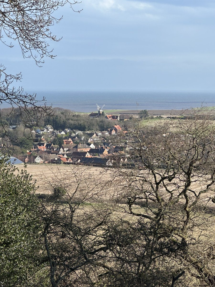 kcwcw's tweet photo. @WeatherAisling #kellingheath #feelslikesummer https://t.co/lZEeT23zVW