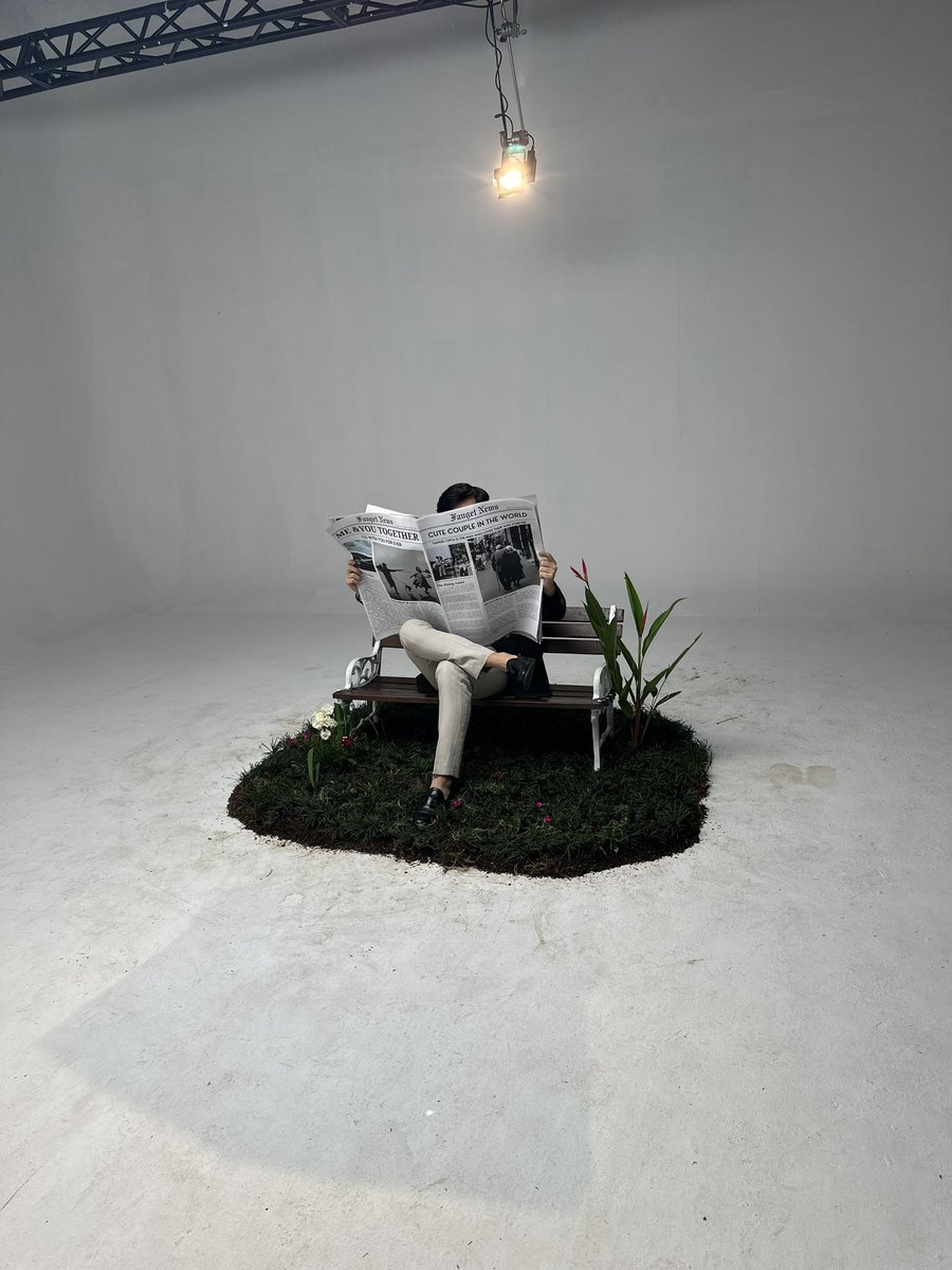 Starhitsid's tweet image. Udah pada tau belum nih sobat hits? Bentar lagi @realsamuelcipta bakal rilis lagu yang auto bikin senyum-senyum sendiri! 🤫 kalo lagi jatuh cinta pasti relate banget! Langsung presave yuk! bfan.link/serba-serbi-me… #SamuelCiptaSerbaSerbiMencinta #samuelcipta