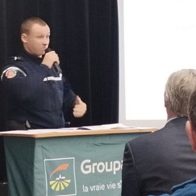 HENRYPatrick02's tweet photo. #Prévention AG de la caisse locale @GroupamaNordEst de #Sissonne   avec #Gendarmerie pour expliquer aux sociétaires comment se prémunir des risques  #Vols #UsurpationIdentité #Délinquance #AnarquesTéléphoniques #InterNet  @LaVieGroupama @Groupama @Prefet02 @SecCivileFrance #Aisne https://t.co/PUvcTqBHSz
