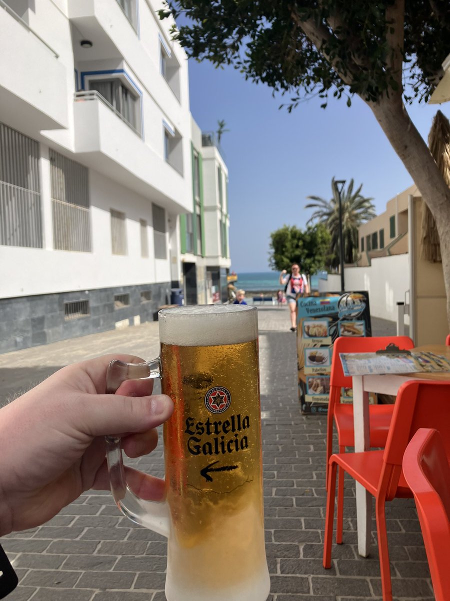 Jaykennethsmith's tweet photo. @PintsDrank Estrella Galicia, Corralejo 🍺🇪🇸 https://t.co/htDWBwU22P