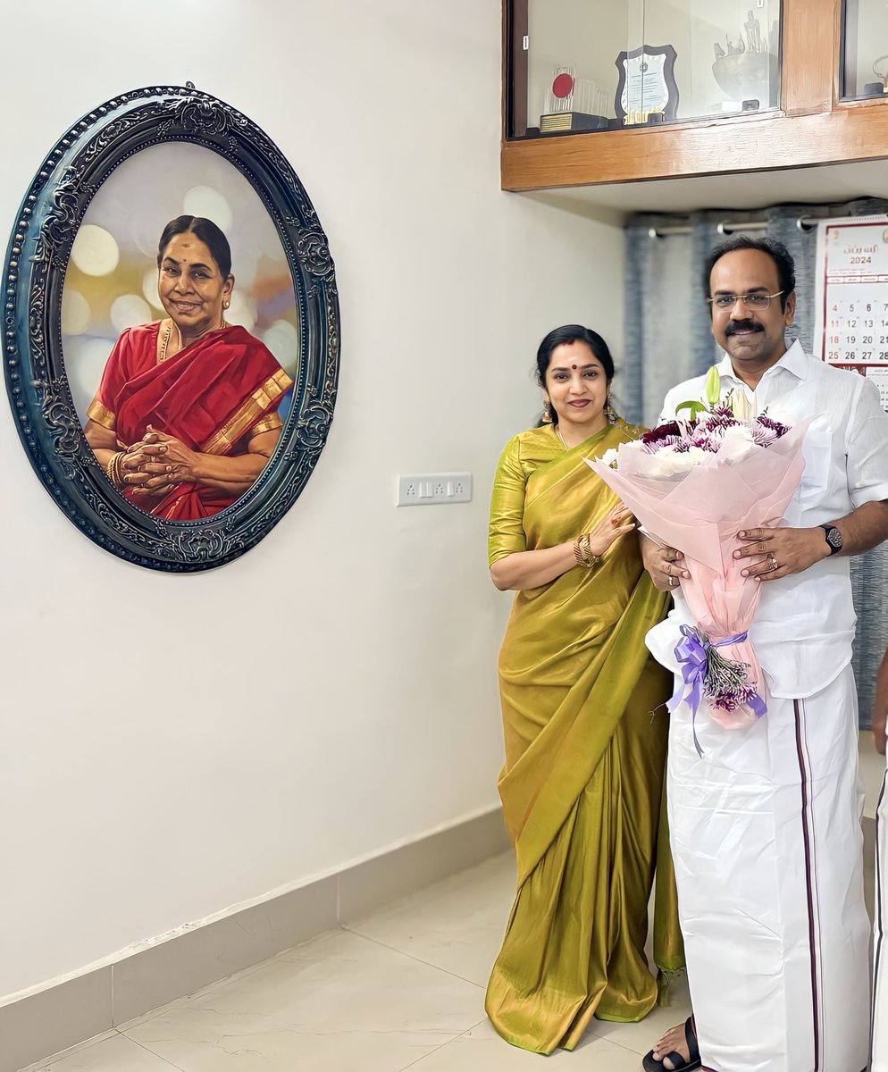 ThamizhachiTh's tweet photo. ஈன்ற பொழுதில் பெரிதுவக்கும்...♥️ https://t.co/Fjcatflz8u