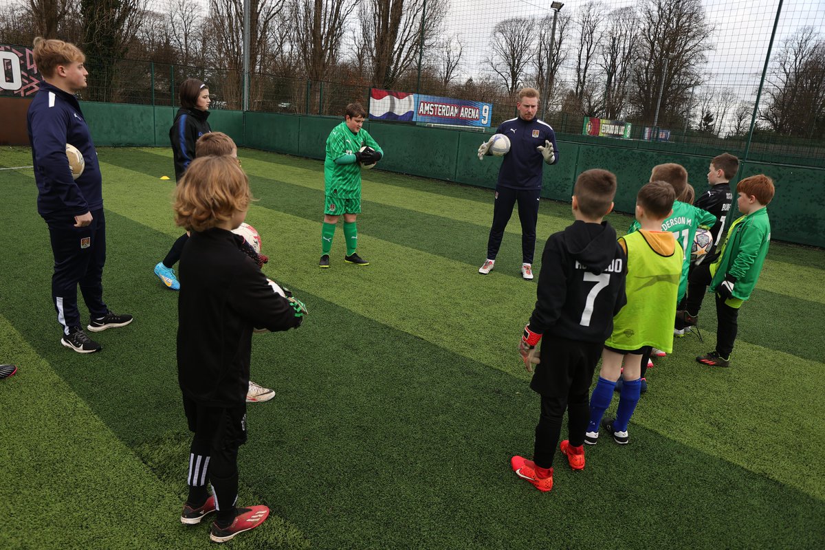 NTFC_CT's tweet photo. 🧤 Holiday Courses returned for February half-term today.

Here is some action from our Goalkeeper Soccer School.

To sign-up for the rest of the week, please visit https://t.co/IFOurZoe8I.

#ConnectingCommunities | #ShoeArmy 👞 https://t.co/FlDezr6sIi