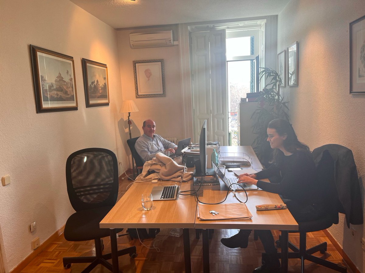 #BehindtheScenes of @hppolyarts's @simoncarlos1 and @LeticiaMoreno_v with the HP Team and @NatSymphonyDC, as well as a glimpse of our Madrid Office! 🏠 #HPMadrid #NSOTour #HPTeam