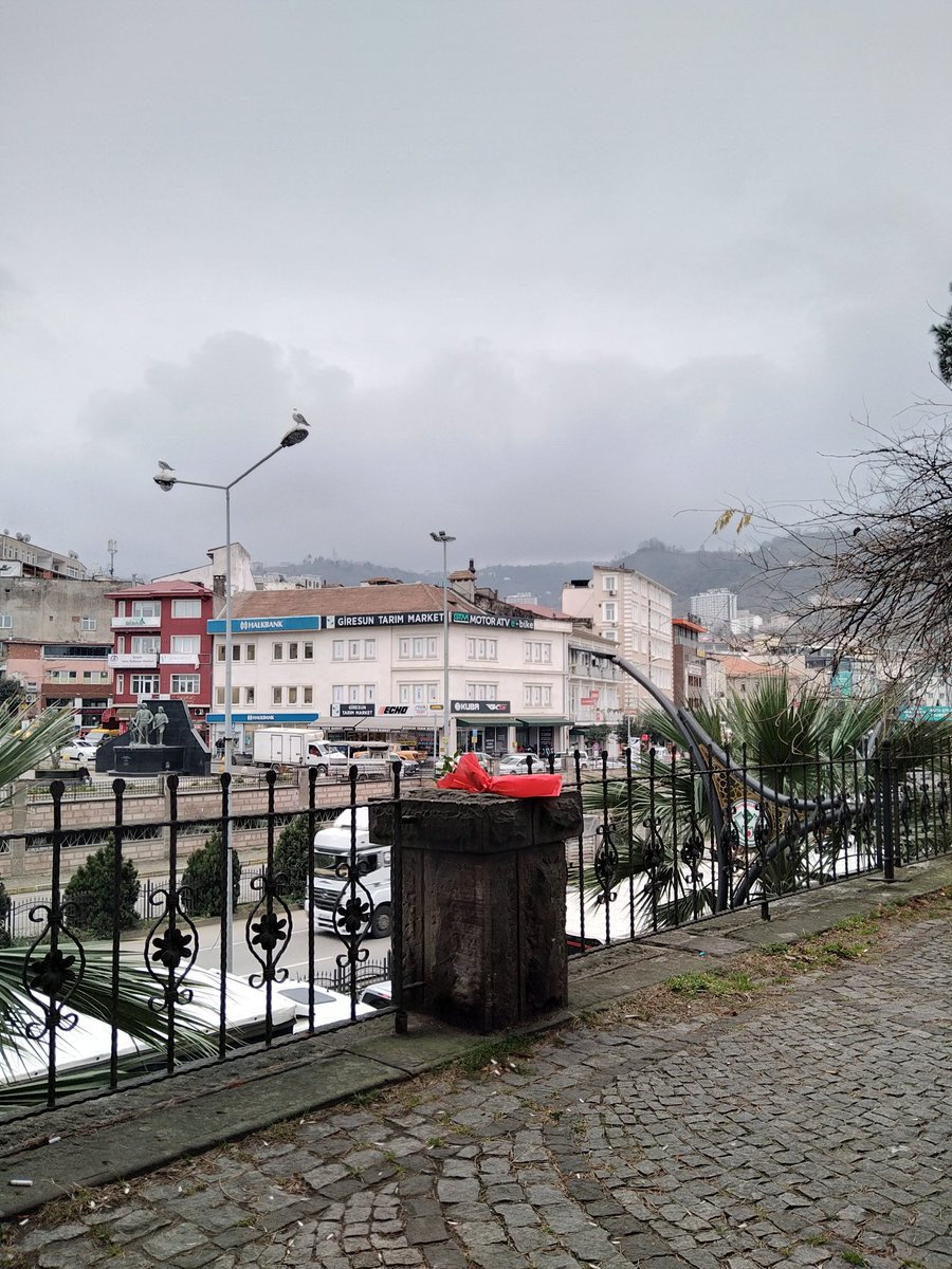 birinin kalbi kırılmış belli..