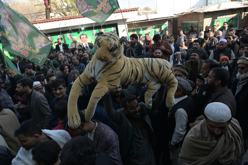 BBCUrdu's tweet image. 1۔ قومی اور پنجاب اسمبلی کے مزید ایک ایک آزاد رکن پاکستان مسلم لیگ ن میں شامل
2۔ ن لیگ کی مرکزی قیادت نے تاحال بلوچستان کی وزارت اعلیٰ کا عہدہ پیپلز پارٹی کو دینے کے حوالے سے کوئی فیصلہ نہیں کیا، صدر مسلم لیگ ن بلوچستان
تفصیلات: bbc.in/3SI9y3e