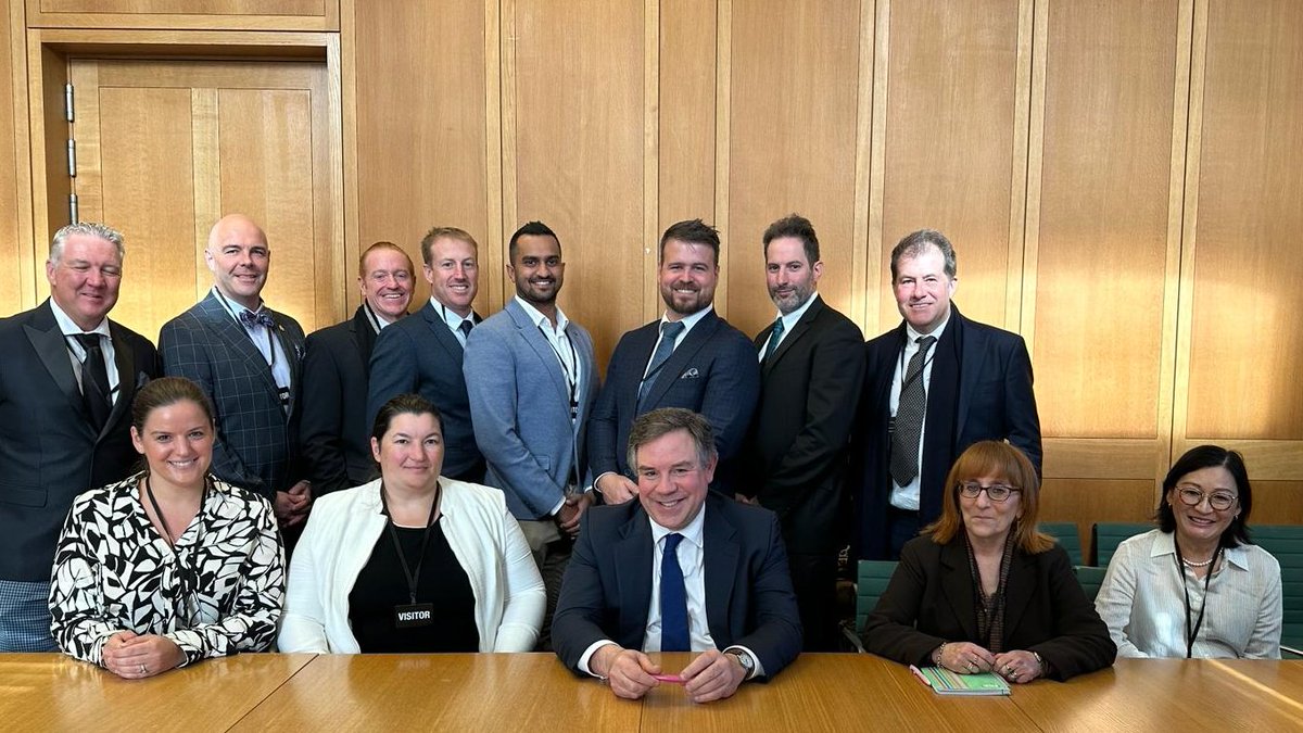 Delighted to meet with students today from the University of South Australia in Adelaide, who are undertaking a global executive MBA for defence with a focus on AUKUS.