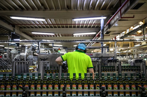 acre_trader's tweet photo. Weather conditions are changing the landscape of olive oil production. A recent @washingtonpost business article discusses the challenges. https://t.co/VOyMAEGJIa 
#OliveOil #Agriculture #ClimateChange #MarketImpact #ExtremeWeather
Visit https:https://t.co/68nEf6aSzZ https://t.co/U1IzmXFJQT