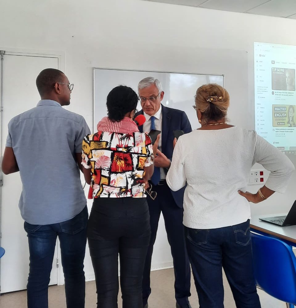 À l’occasion de mon déplacement en #Martinique, je rencontre les médias pour évoquer les défis économiques de l’île et l’action des #CCI  aux côtés des élus locaux. 
<a href="/CCIMartinique/">CCI Martinique</a> <a href="/PhilippeJock/">Philippe Jock</a>