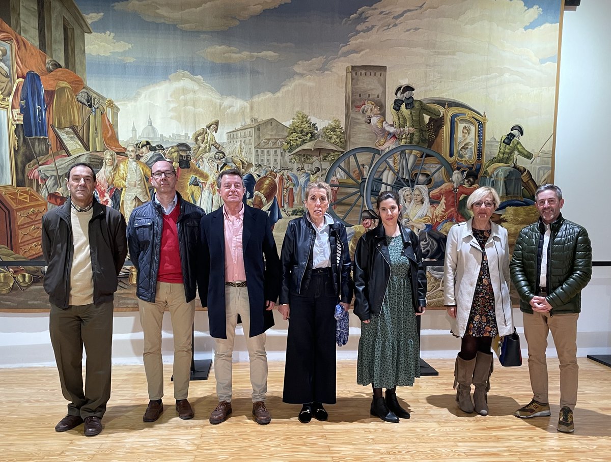 rfabricatapices's tweet photo. Esta mañana hemos recibido la visita del gabinete del JEME (Jefe del Estado Mayor del @ejercitodetierra)
https://t.co/JCzt9chY77
#realfabricadetapices #restauraciontextil #ejercitodetierra #visitasoficiales #visitasmuseo #artetextil #fabricacióndetapiz https://t.co/WJrT1Wq1C6