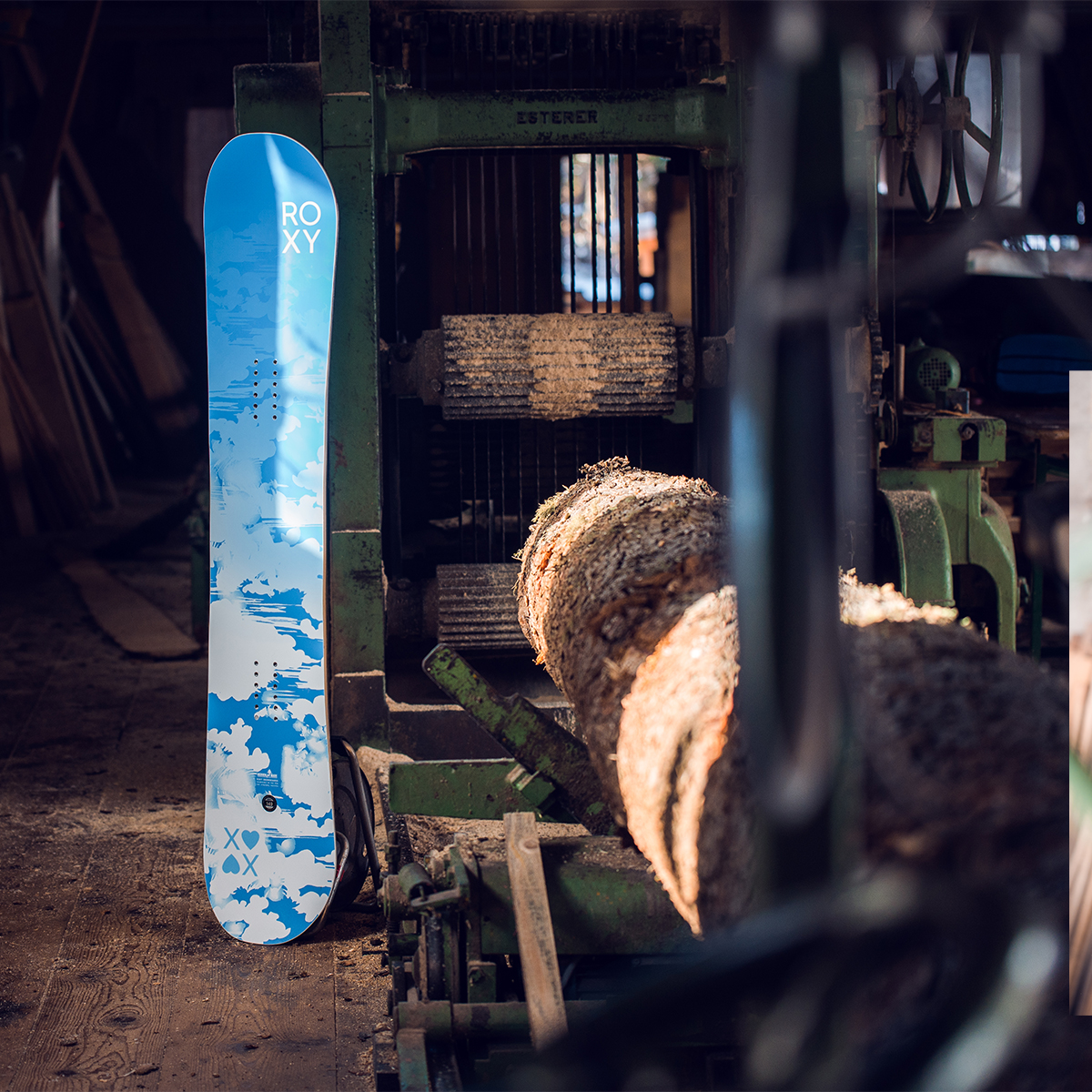 Sun & Ski Sports on X: Ride like an Olympian with the ROXY Women's XOXO  Pro Snowboard, inspired by the legendary Chloe Kim 🏂✨ Crafted in the PNW,  this board will bring