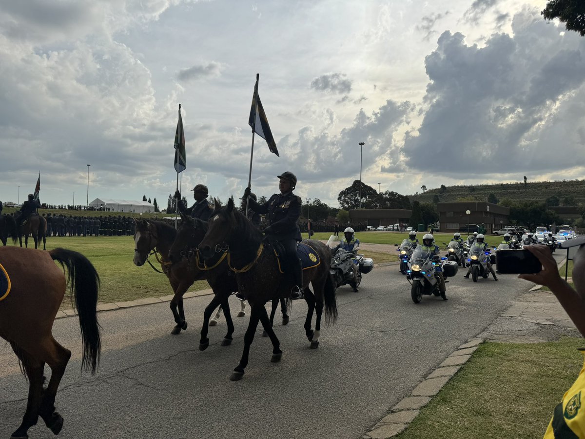visiontactical's tweet photo. The Programme is kicking off at Nasrec!
🚨 The Gauteng Premier @Lesufi just made an entrance escorted by the Gauteng Traffic members amidst a sea of law enforcement officers on parade!
The 2024 #SOPA is ready to roll! 🚓💂♂️👮 #GautengPride #ParadeTime https://t.co/OV9NuHYXfH