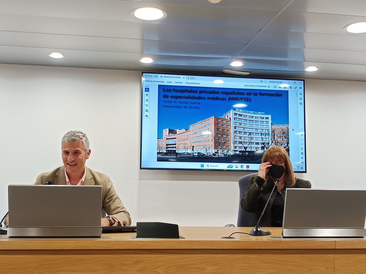 Abre las jornadas el Dr. Víctor M. Núñez, profesor titular de la Facultad de Medicina de la <a href="/unisevilla/">Universidad de Sevilla</a>, con una comunicación sobre el papel de los hospitales privados en la formación sanitaria especializada.