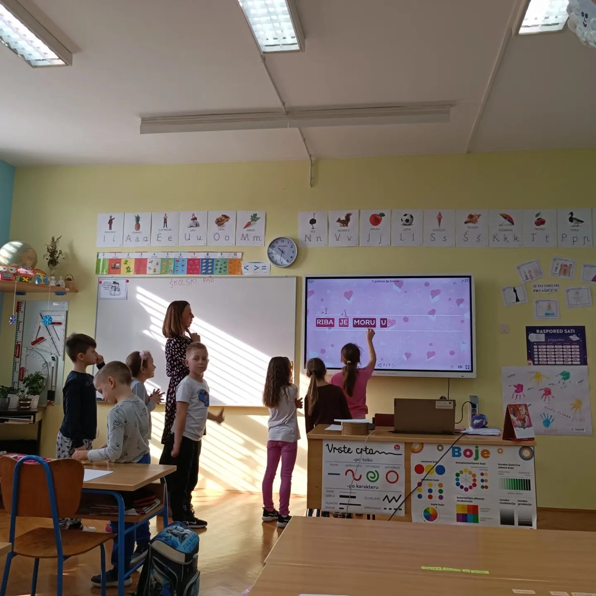 os_barilovic's tweet photo. Kolegijalno opažanje kod učiteljice Lidije. Posjet prvašićima. #Erasmus #SMILE #KA122 https://t.co/5I7ykFEgWh