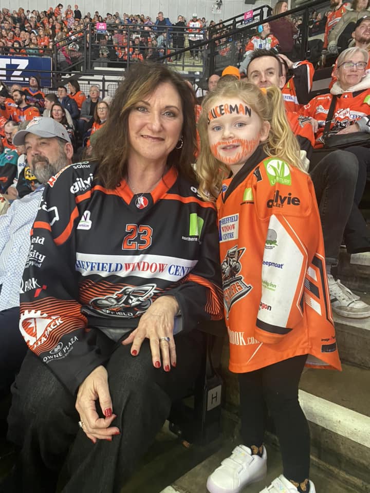 steelershockey's tweet photo. 🍊🏒 When Mini Sauce me @Sauce_2392 Mom at the weekend

We love this ...

#SteelersHockey https://t.co/6fceFCfceu