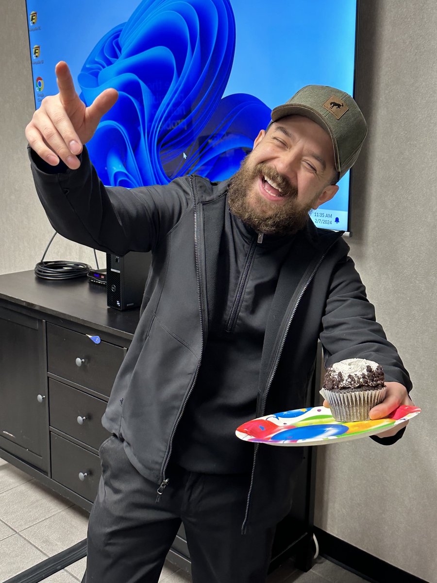 FordCountryLV's tweet image. Celebrating this month's birthdays with the same spirit that drives us every day. Here's to our team—more than just colleagues, we're family! Happy Birthday to our February stars! 🌟

#HappyBirthday #FebruaryBirthdays #FordCountryFamily #Birthday #Cupcakes #WorkFamily #February