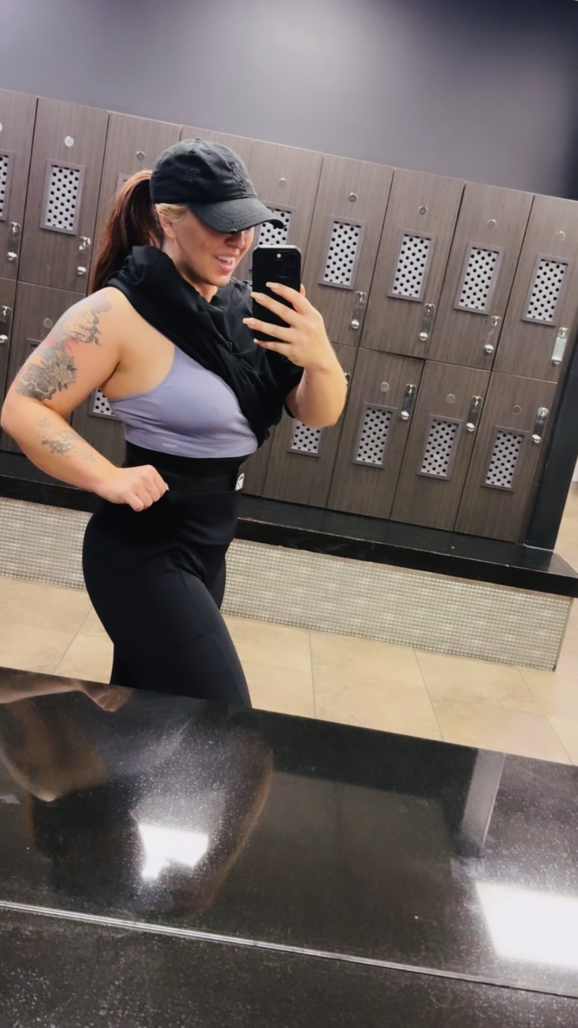 MsSavage on X: Gym… featuring leggings that are too big now