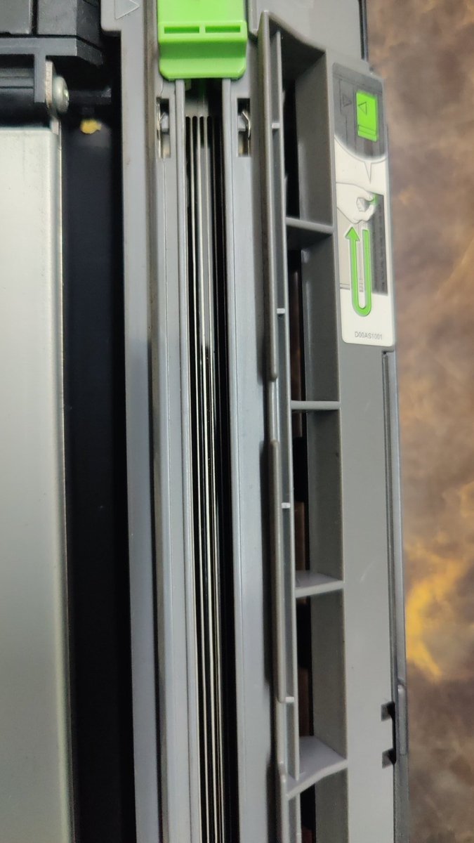 amitesh_singh's tweet image. Refilled brother laser printer cartridge and then tried to clean the drum. There were 3 dots coming in a vertical line.
Turned out that one of these three strings were holding the ink dust blob which was easily removed by using cotton buds. 

#brotherprinter