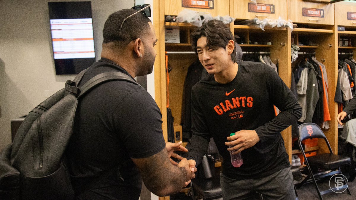 SFGigantes's tweet photo. El Panda está en casa 😎 https://t.co/qwJNML27ch