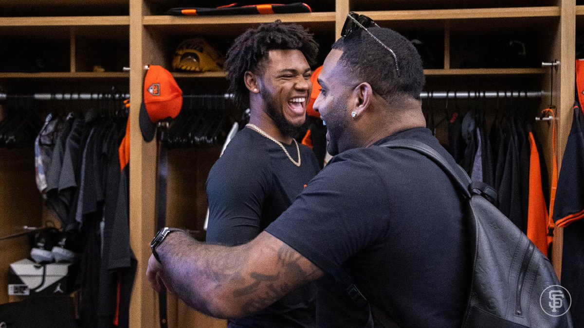 SFGigantes's tweet photo. El Panda está en casa 😎 https://t.co/qwJNML27ch