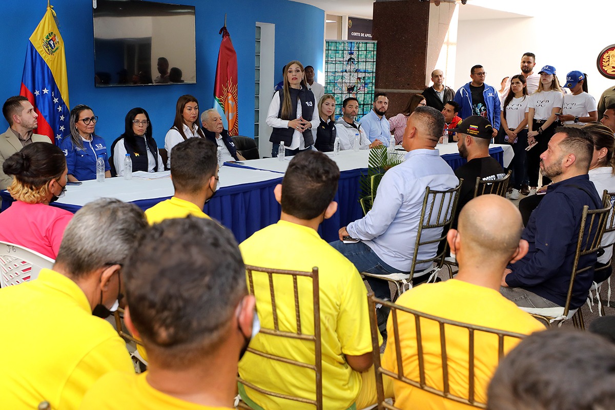 TSJ_Venezuela's tweet photo. Desde Carabobo: Presidenta del TSJ destaca logros de la Comisión Presidencial de la Revolución del Sistema de Justicia https://t.co/2t3Lzb82UY

#19Feb https://t.co/rkxciFUIfC