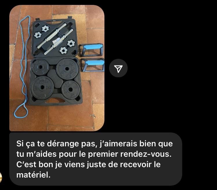 Lui c'est Dylan, 

Mon premier coaché, 

Devine quoi ? 

Il était comme toi :

- Pas de motivation
- Aucune notion du sport sur sa santé
- Pas de confiance en lui

Son parcours m'a beaucoup touché, 

Je lui ai donc proposé mon service personnalisé,

Un peu réticent au début,