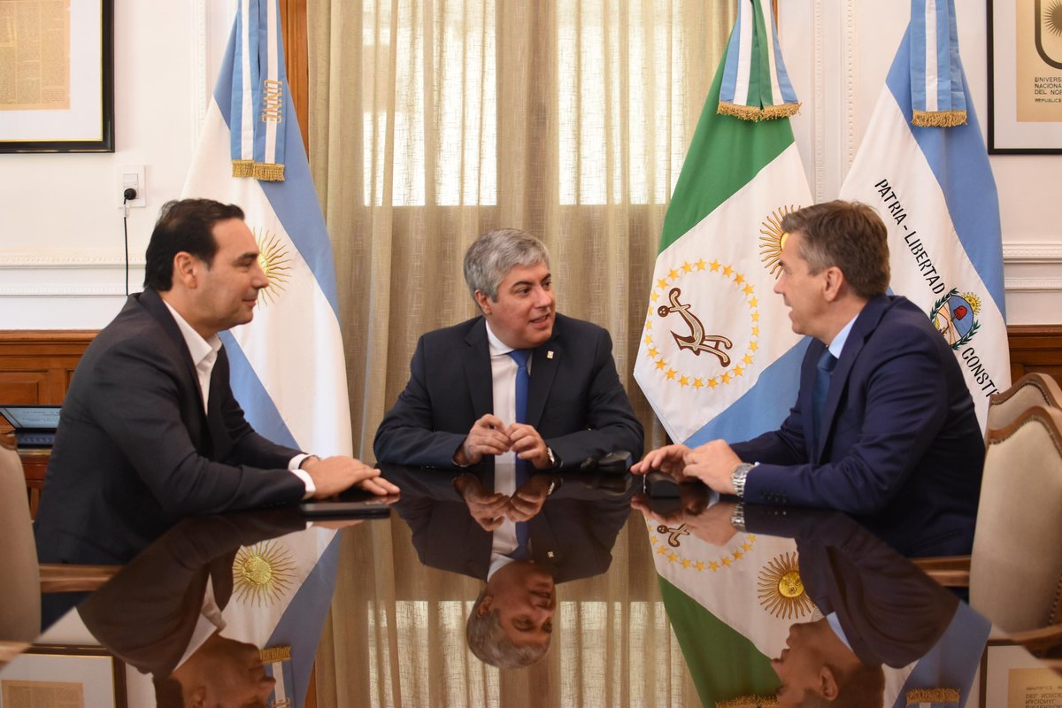 ALIANZAS PARA EL DESARROLLO REGIONAL. 
El Gobierno del Chaco junto al Gobierno de Corrientes y la UNNE!