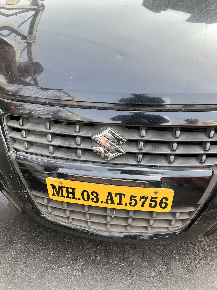 niranjankaushik's tweet photo. @MTPHereToHelp hit and run driver, crashed and fled. Pls help. https://t.co/GkA7stSTGd