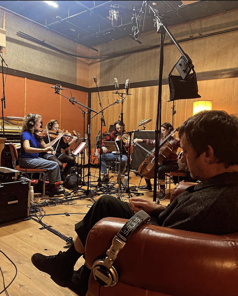 TheWaeveArg's tweet photo. @The_Waeve se encuentra grabando los instrumentos de cuerdas junto con Elysian Collective. Para el nuevo álbum, el cual se estrena en la segunda mitad del año https://t.co/Yt7VTXwdbT