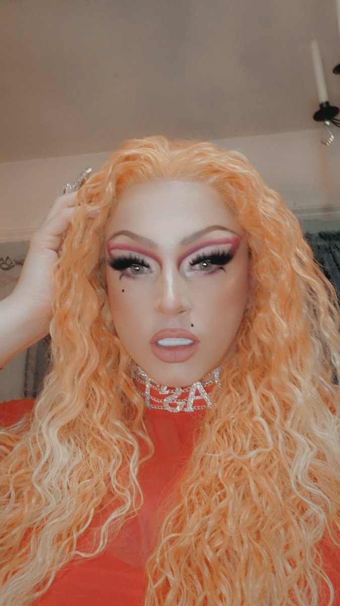 Libra_DragQueen's tweet photo. Another great night 💜 drag queen in red ❤️
#dragqueen  #makeup #dragqueenuk #lgbtq   #dragqueenshow #pride  #pridefashion #dragmakeup #February #beautybay #fashion   #whatadrag  #DragRaceUK #bbcthree #DragRace https://t.co/R4SUOGzm7A