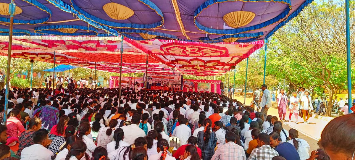 #KarnatakaCHOsPROTEST
Protest vibes of Karnataka Community Health Officer's.