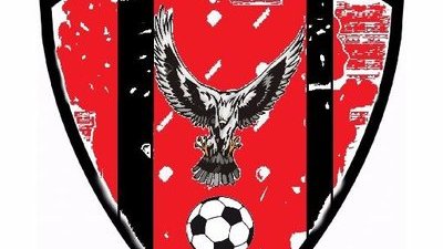 FutbolRegionalM's tweet photo. 💥 Agredido un árbitro de 16 años en su vestuario

❌ Tres jugadores del @olimpicodeparla fueron a por él tras acabar el partido y uno le dio una patada

🤝 La Federación y varios clubes ya han condenado los incidentes

‼️ Hay colegiados que se niegan a arbitrar a este equipo https://t.co/thoDu4WLtM