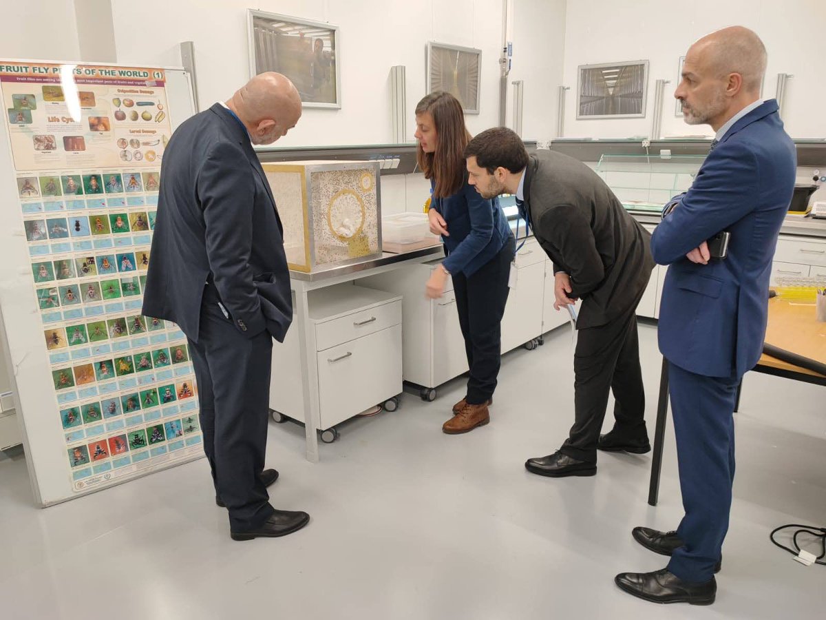 Permanent Mission of #Cyprus’ delegation visit to @iaeaorg laboratories in Seibersdorf, where significant scientific work is carried out to support peaceful use of nuclear technology ⚛️ to improve lives globally. 
#Atoms4Food
#CancerCare4All
#RaysOfHope