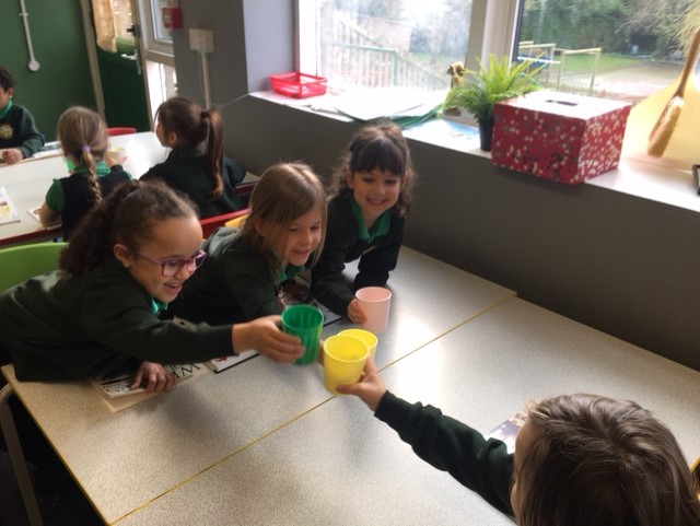Chess_WPA's tweet photo. We're starting learning about information texts this half term. We started off by exploring our new text type and sharing the new facts we found. Good practice for our reading café on the 29th February 📚🧐 #watersidereading #happychildrenlearn https://t.co/nGlxg2mD5G