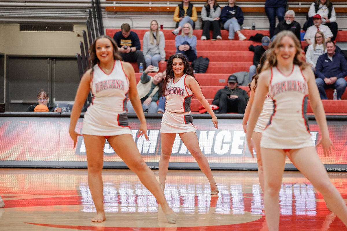 MSUM_Dance's tweet photo. Saturday night’s halftime performances were so lit 🔥 crazy 😜 movie 🎬

#MSUMDance #Dance #MSUMDragons https://t.co/zEyxU0UvkF