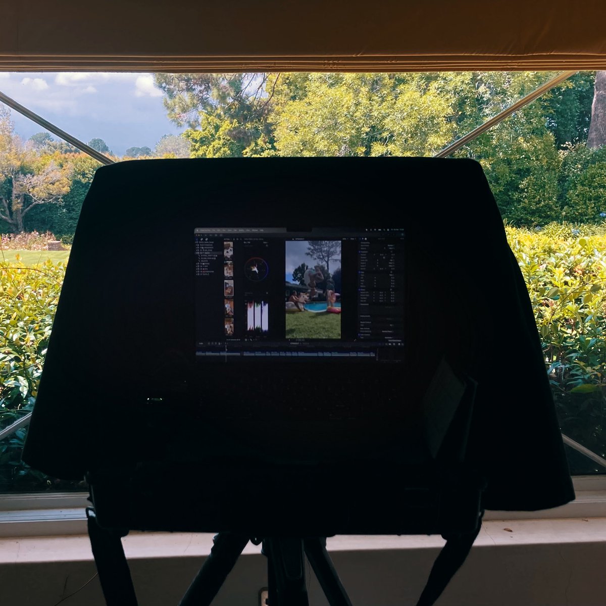 Euvrard_Loubser's tweet photo. 🎞️ Fun weekend shoot around Cape Town 🌇🏖️👾 #OnsetEditing for German shoe brand’s 🎬 my mobile onset setup 🛒 easy and setups… and process whole driving 🚗💨nice change of perspective from editsuite 😎
#onsetediting #digitalgingtechnician #postproduction #fcpx #finalcutpro https://t.co/UjJ8tnQjRW