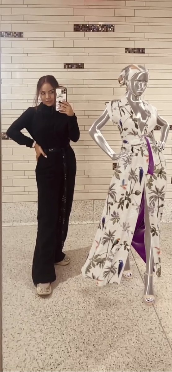 This week on our weekly brief (substack.com/@themosbrand)  will be talking about Digital Fashion, what are your personal thoughts about digital fashion? We’ll go first ⬇️