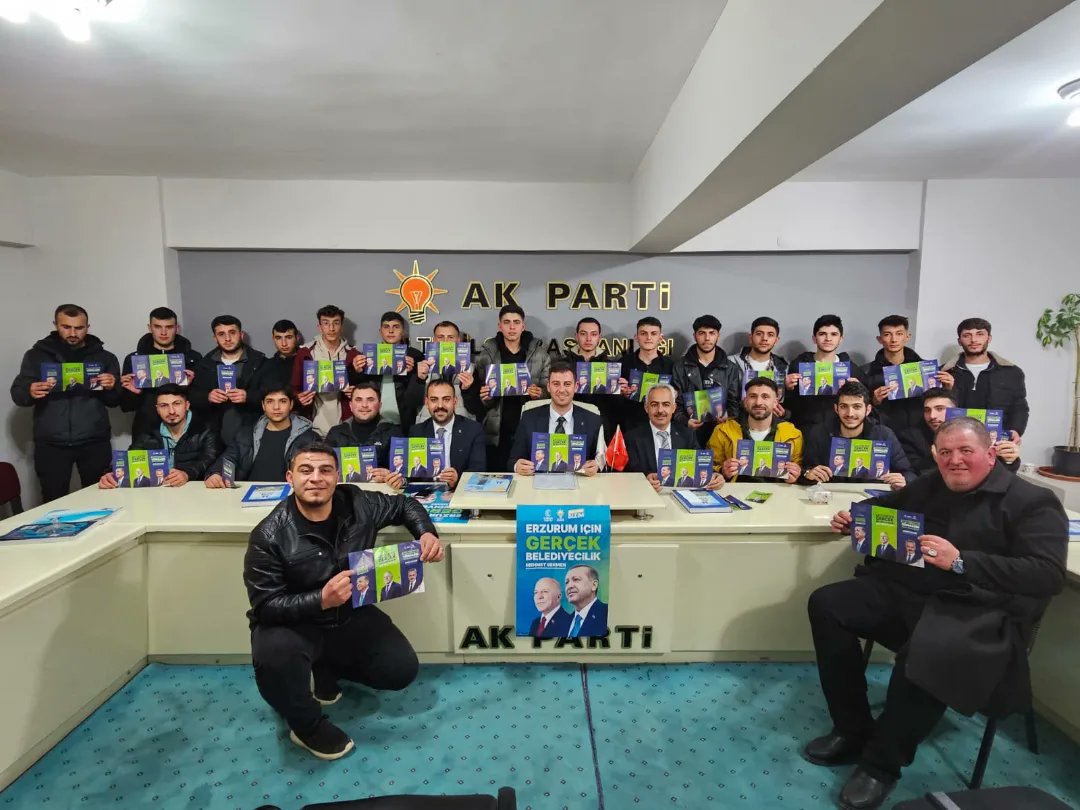 akgnclikoltu's tweet photo. Birlikteyiz 🚩

Bugün Belediye Başkan adayımız Adem ÇELEBİ ve İlçe Başkanımız  Burtay Oğuzhan YAVUZ ile birlikte seçim çalışmaları hakkında sohbet ettik. Her zaman bizlere olan sevgisini gösteren başkanlarımıza bu güzel sohbet i��in teşekkür ediyoruz.

#AkGençlikOltu https://t.co/Ol7S0HYJCw