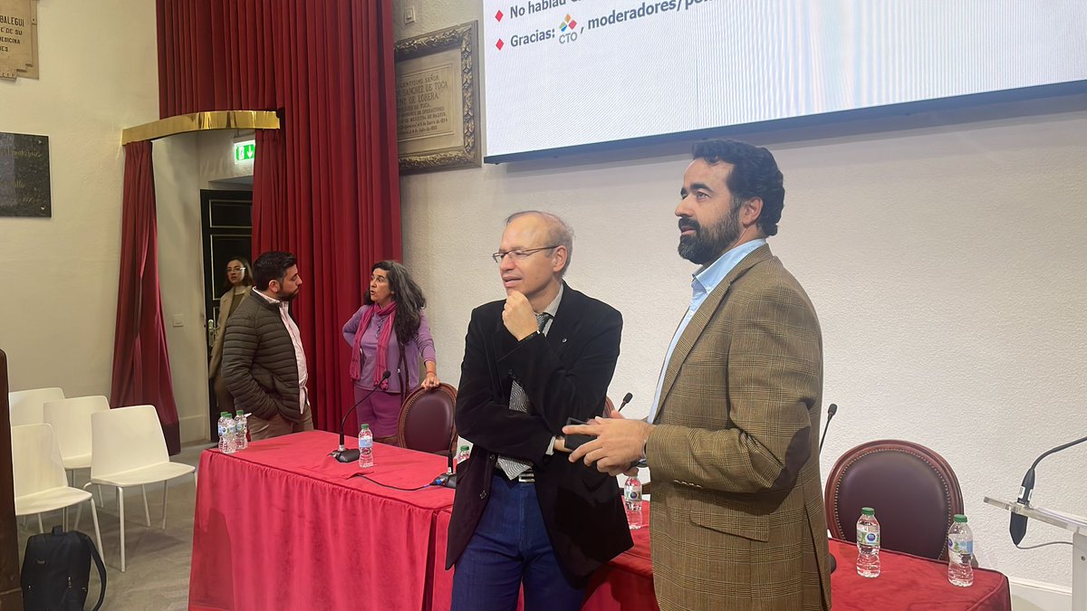 MMSelles's tweet photo. Maravillosa acogida e interesantísima jornada la de hoy en @Icomem_Oficial sobre #investigacion  para #medicosJovenes 
Organiza: La mesa de Médicos en Formación #ICOMEM con Dr. Santiago Cotobal moderando
Gracias a los grandes ponentes que nos acompañan
👉 https://t.co/0RTIZ6hoe8 https://t.co/iV0danWhey