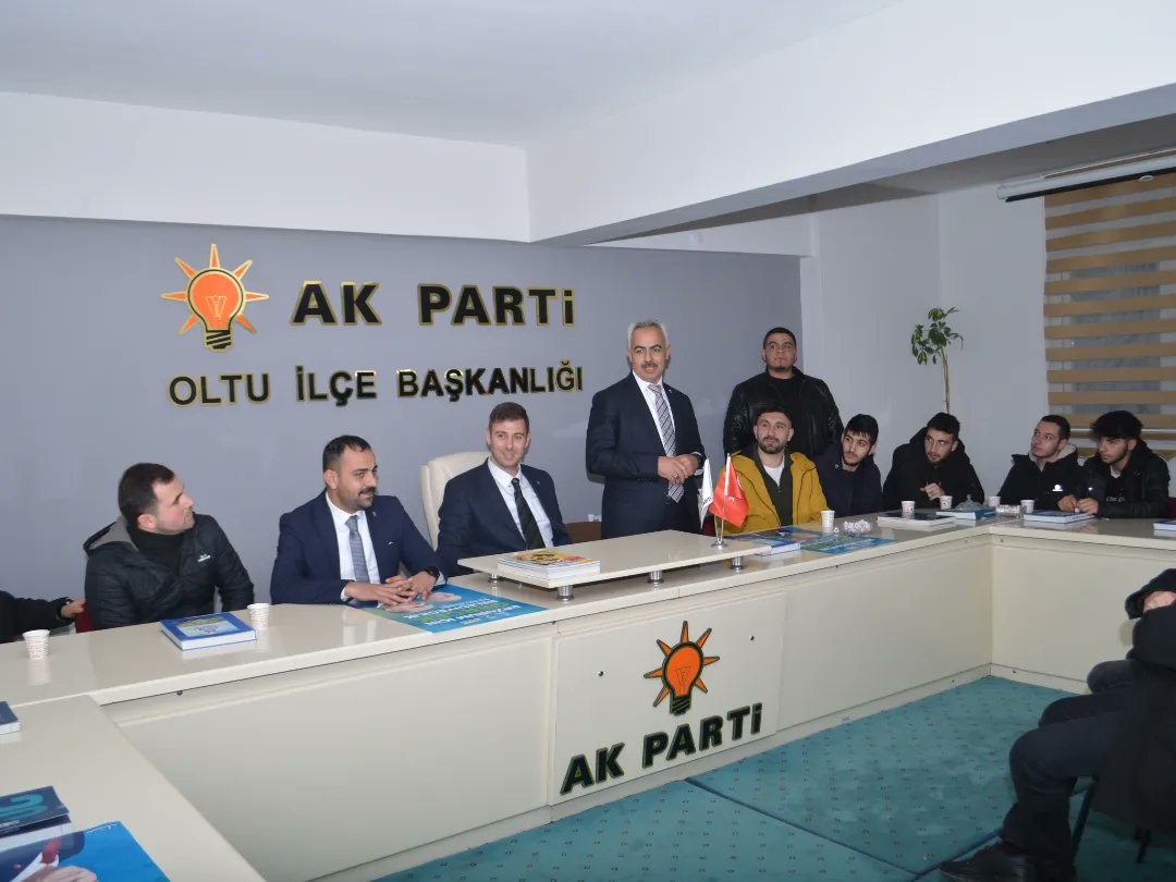akgnclikoltu's tweet photo. Birlikteyiz 🚩

Bugün Belediye Başkan adayımız Adem ÇELEBİ ve İlçe Başkanımız  Burtay Oğuzhan YAVUZ ile birlikte seçim çalışmaları hakkında sohbet ettik. Her zaman bizlere olan sevgisini gösteren başkanlarımıza bu güzel sohbet i��in teşekkür ediyoruz.

#AkGençlikOltu https://t.co/Ol7S0HYJCw