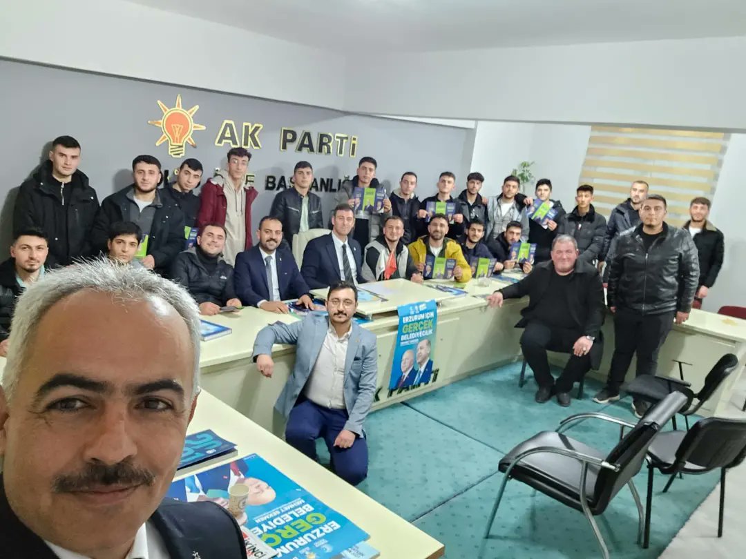 akgnclikoltu's tweet photo. Birlikteyiz 🚩

Bugün Belediye Başkan adayımız Adem ÇELEBİ ve İlçe Başkanımız  Burtay Oğuzhan YAVUZ ile birlikte seçim çalışmaları hakkında sohbet ettik. Her zaman bizlere olan sevgisini gösteren başkanlarımıza bu güzel sohbet i��in teşekkür ediyoruz.

#AkGençlikOltu https://t.co/Ol7S0HYJCw