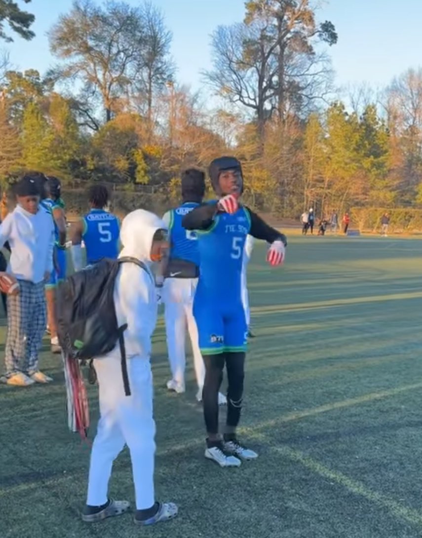 HEARNEEAGLESFB's tweet photo. Another good weekend for @HEARNEEAGLESFB athletes in 7 vs 7 game play! @KemonLangham  @jumond5 #SWAT https://t.co/sO9LDMyKFY