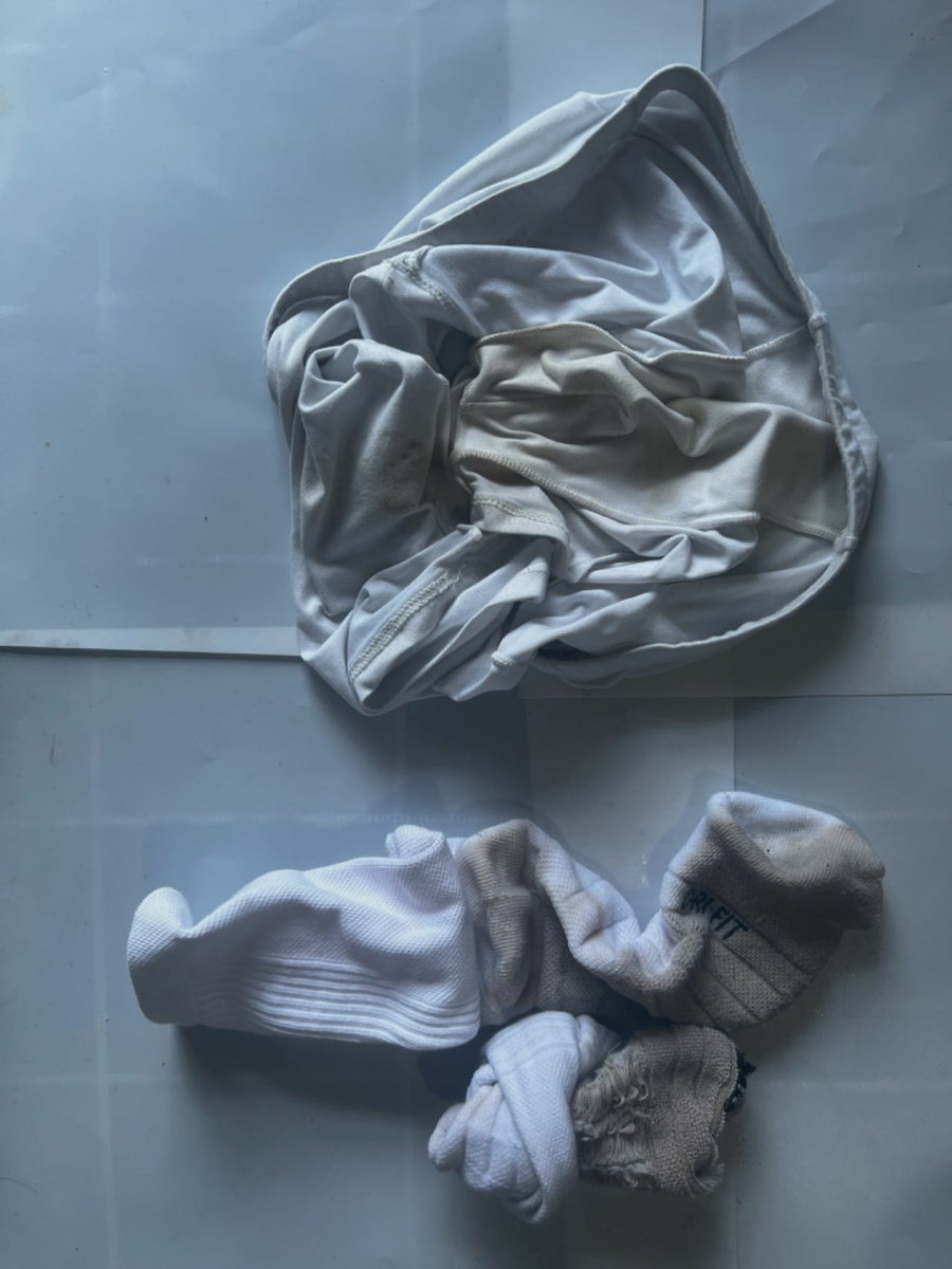 ᅠᅠ
Stare. 
ᅠᅠSniff. 
ᅠᅠᅠᅠWorship.

This is your life 𝐀𝐃𝐃𝐈𝐂𝐓𝐈𝐎𝐍... the King's superior musk and sweat.
ᅠᅠ