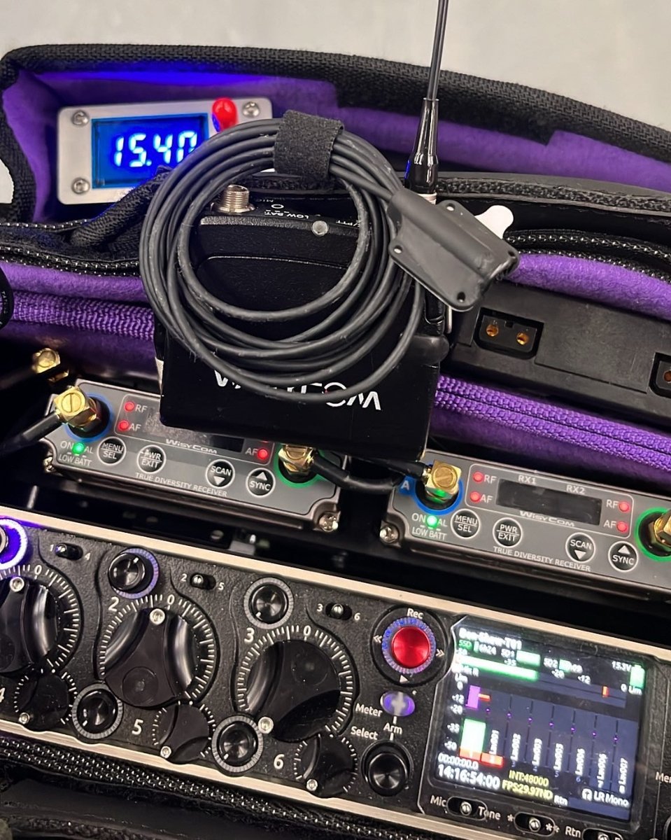 Bubblebee_Ind's tweet image. Location Sound Recordist @MathewBirch4 preparing for action with The Lav Concealer for #sankenmicrophones Cos-11, paired with kit from #wisycom and #sounddevices 😍 What a combination 💪

🧵1/2